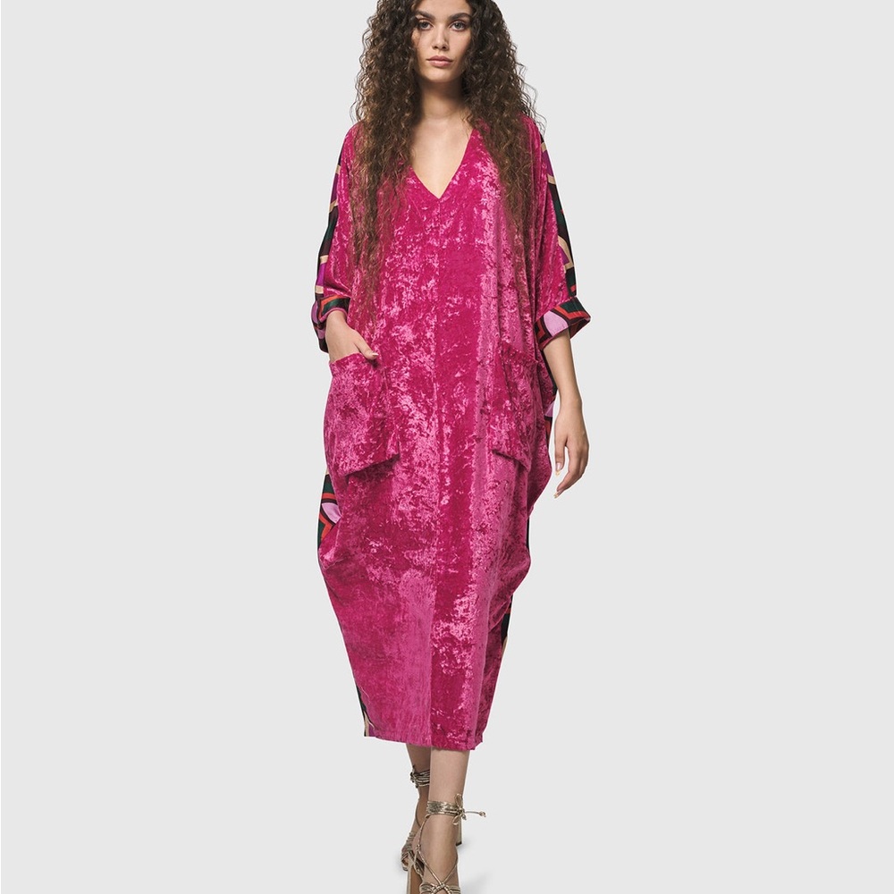 Stunning Alembika caftan. Hot pink front with patterned back. See photos.